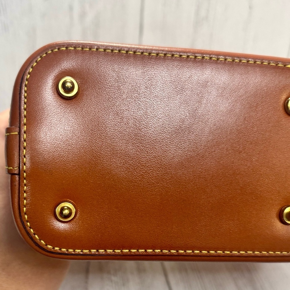 Vintage Dooney & Bourke 1980’s “British Tan”
 All Weather leather Small Hobo Bag - Picture 9 of 16